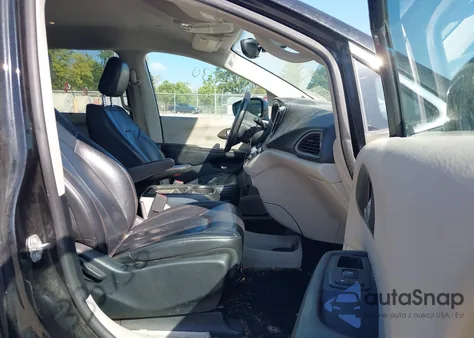 2017 Chrysler Pacifica Touring-L из США, поврежденный, VIN 2C4RC1BG4HR668027